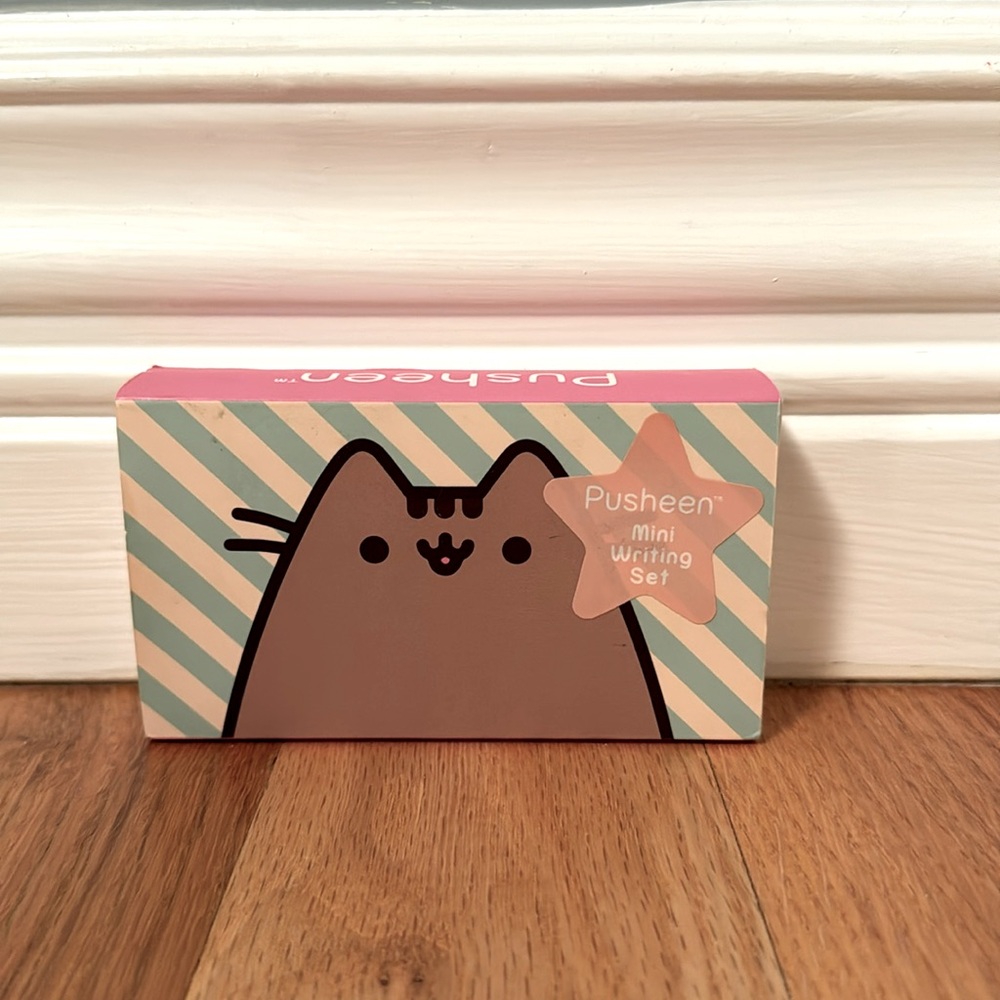 Pusheen mini writing set!